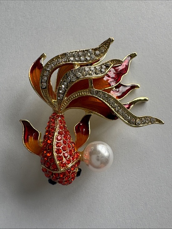 Jewelry - Elegant Gold-Tone Red & Orange Fish Brooch with Pearl Accent
